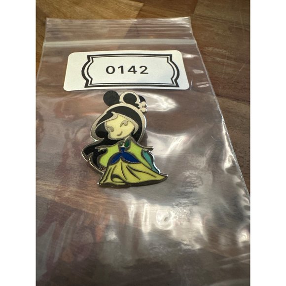 Disney Mickey Trading Pin Mulan Warrior 2017 Princess Authentic Green Yellow Cut - Picture 5 of 5